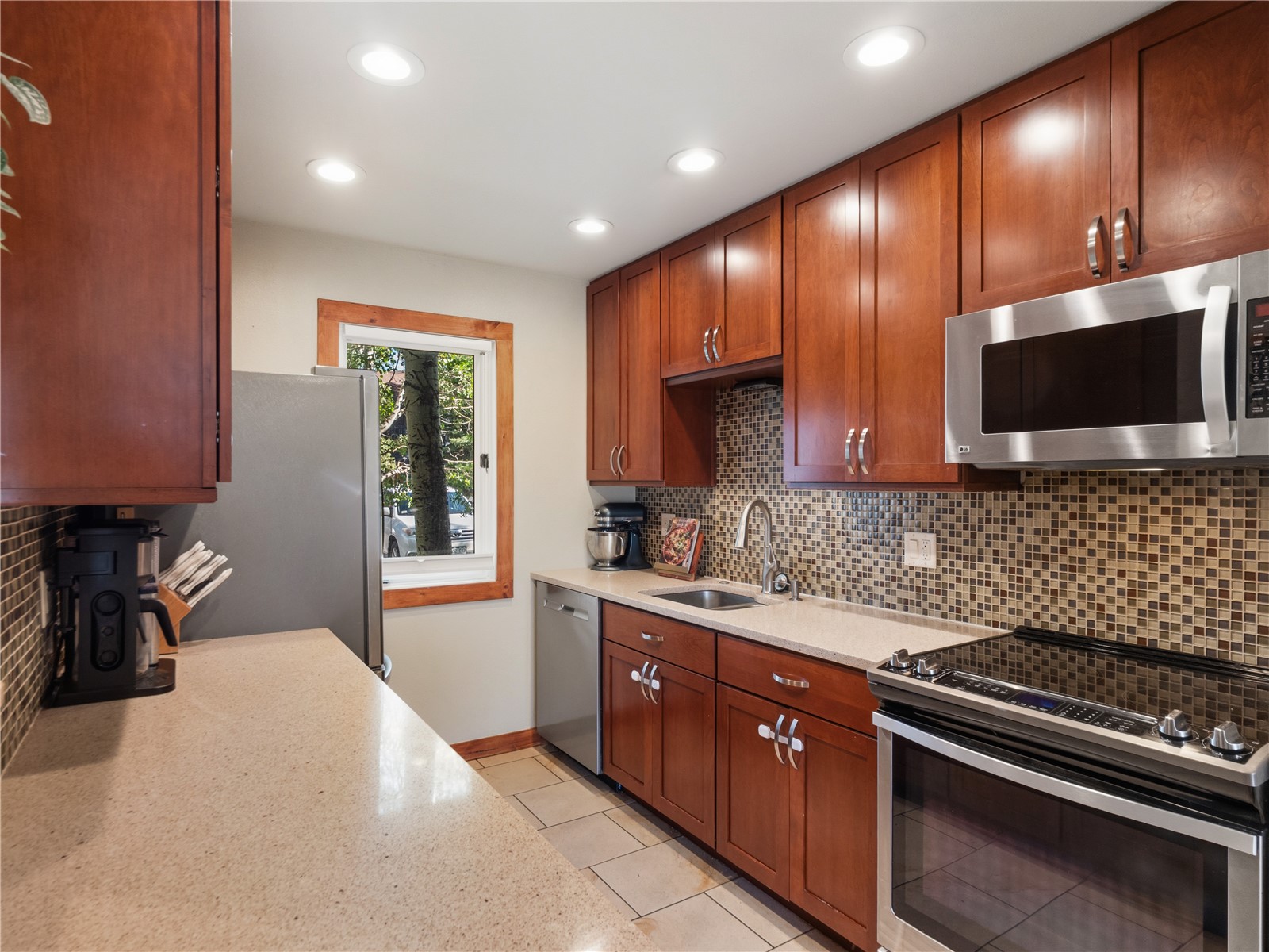 258 Cove BOULEVARD 4