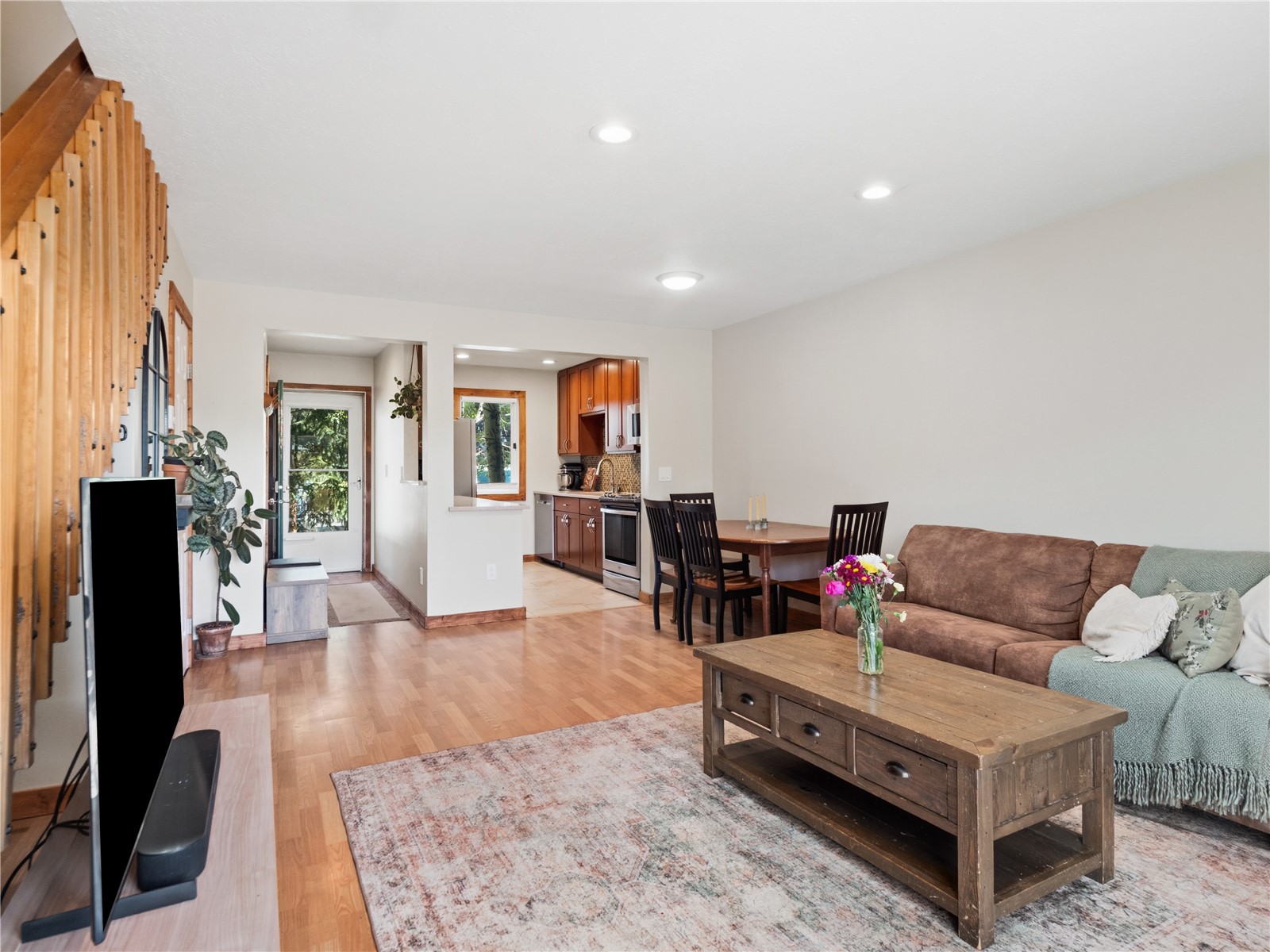 258 Cove BOULEVARD 4