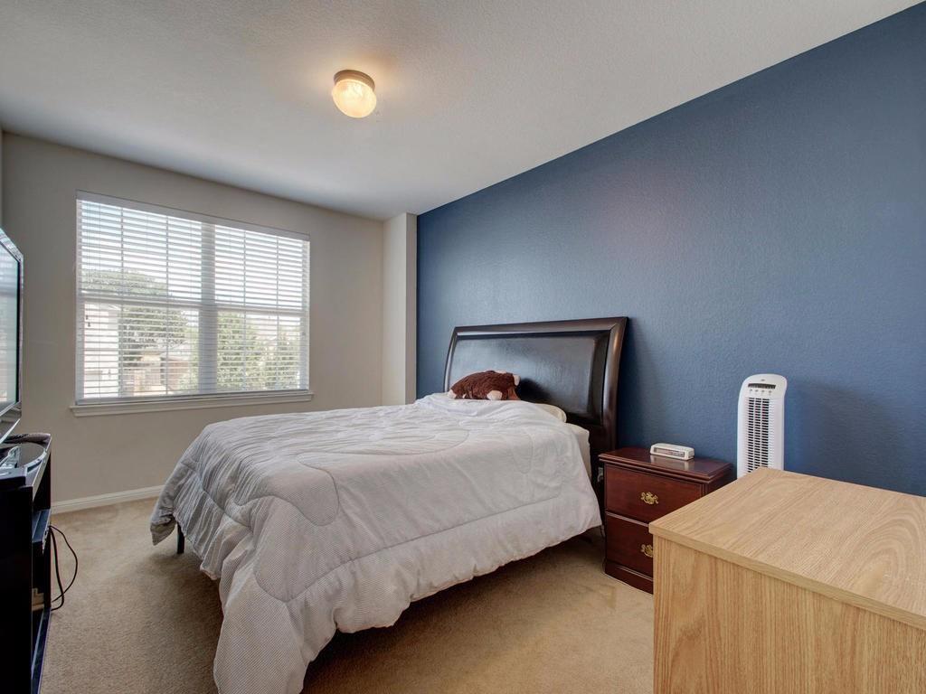 15104 Fernhill DR