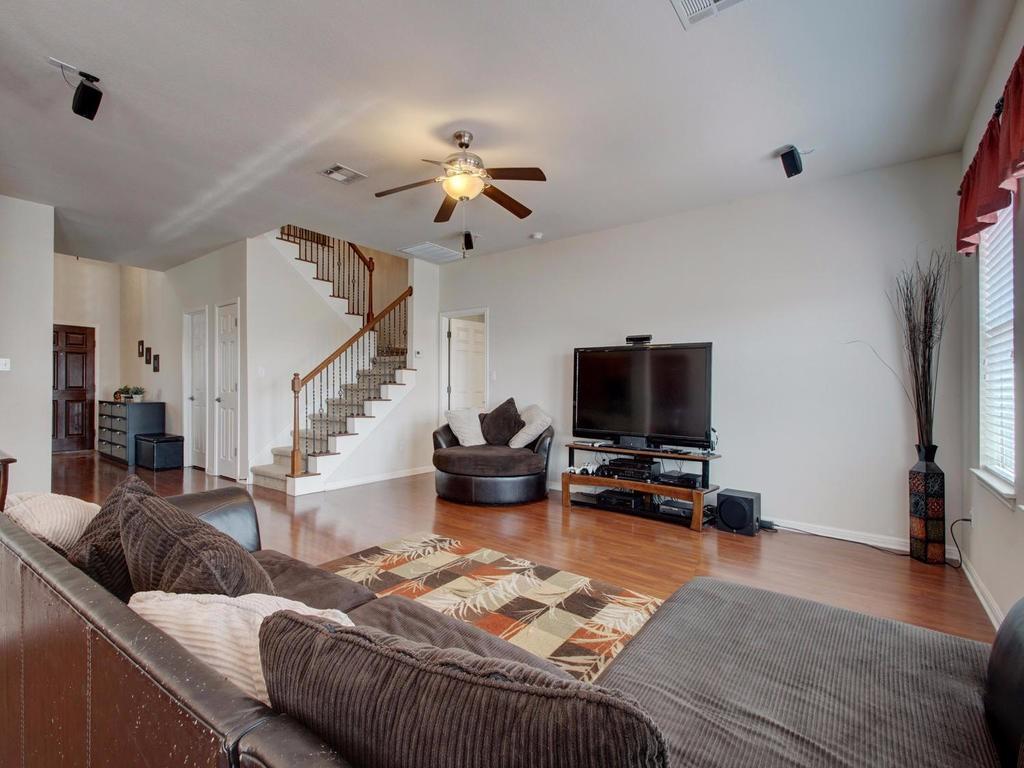 15104 Fernhill DR