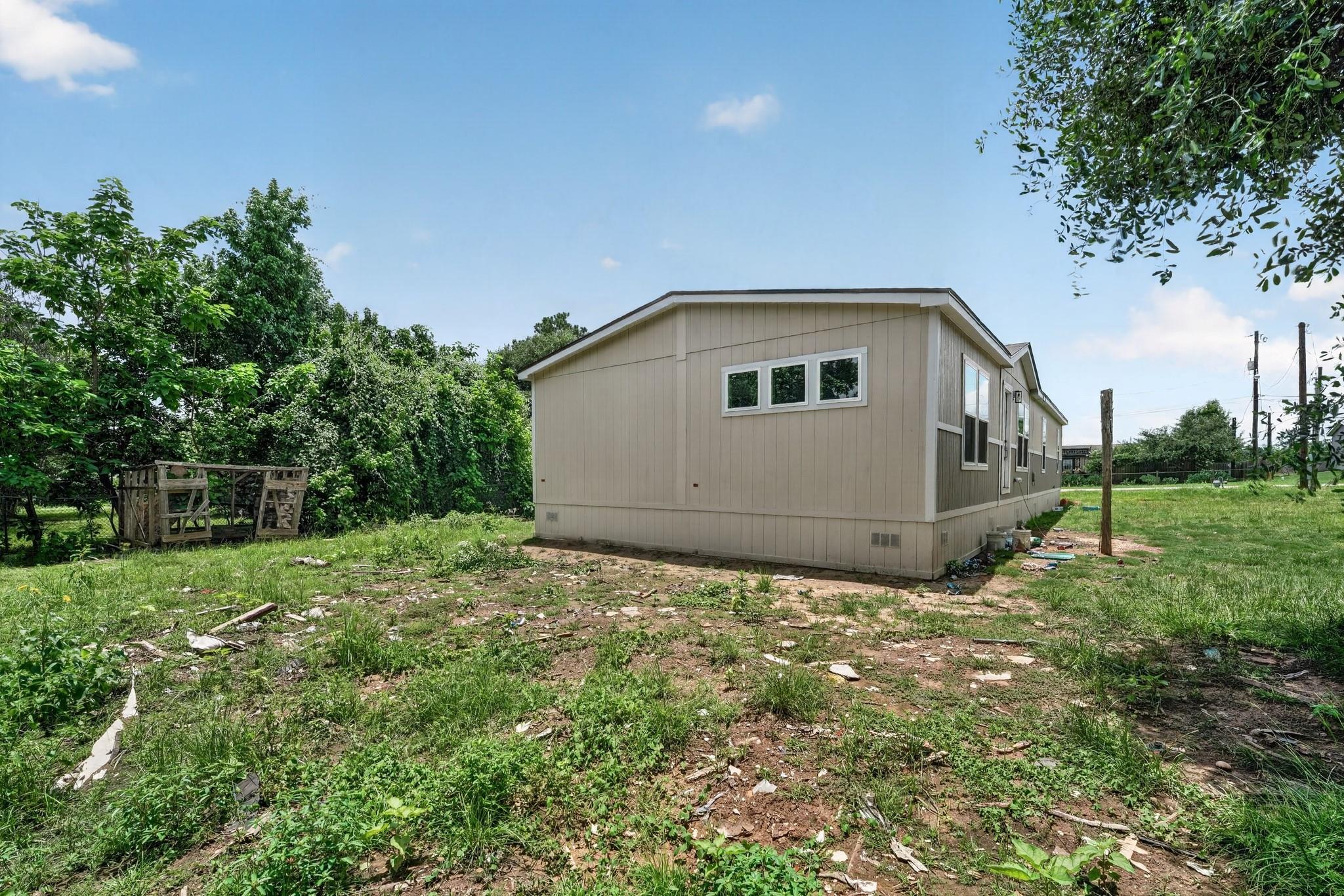908 Yegua DR