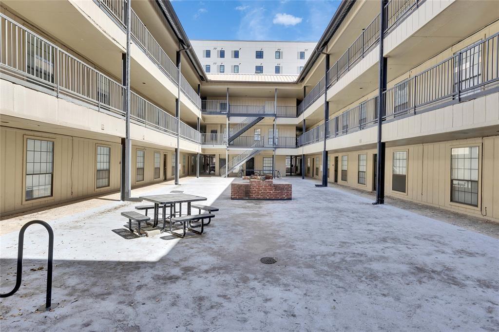 2401 NW Leon ST # 110