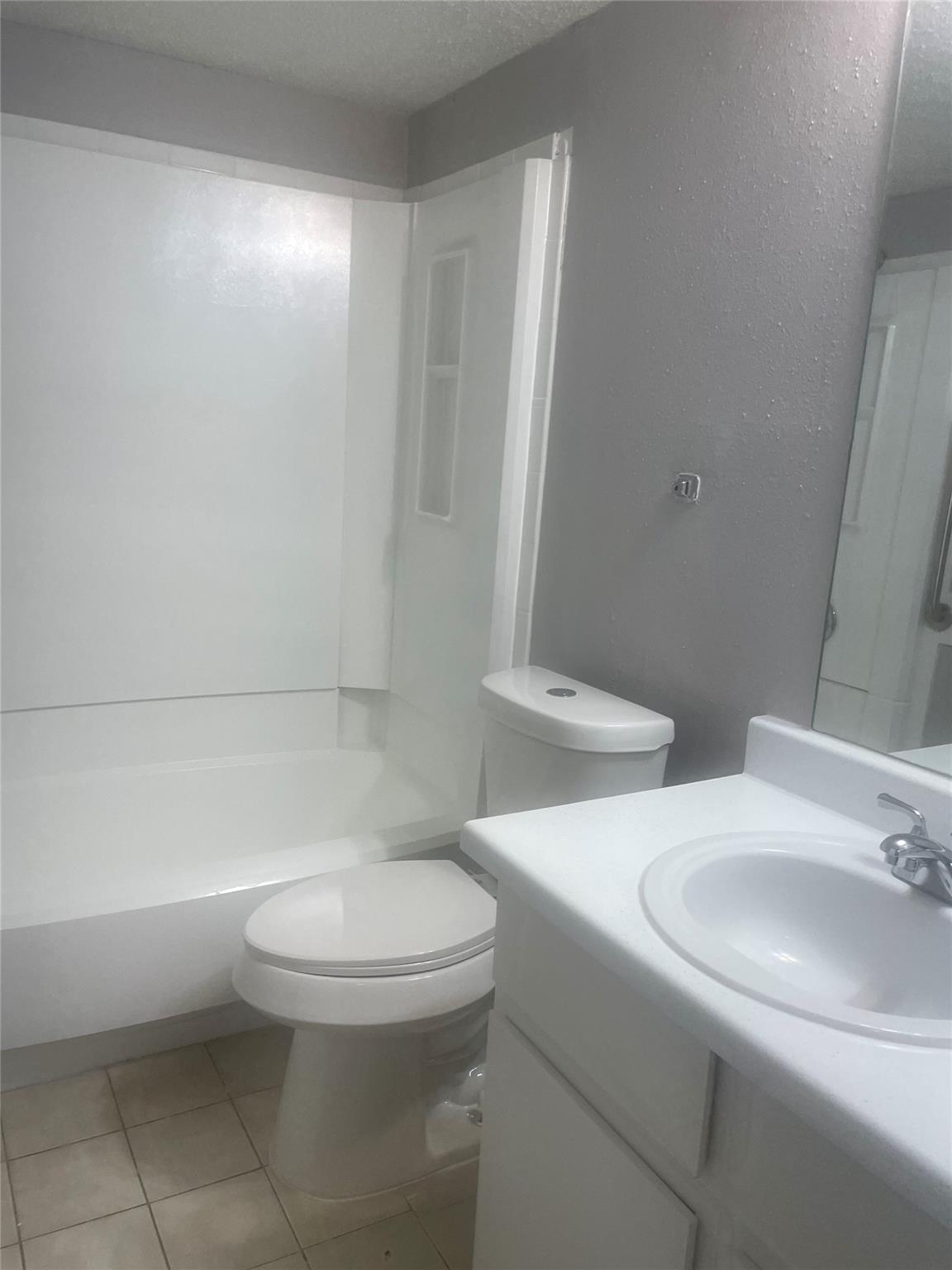 2401 NW Leon ST # 110