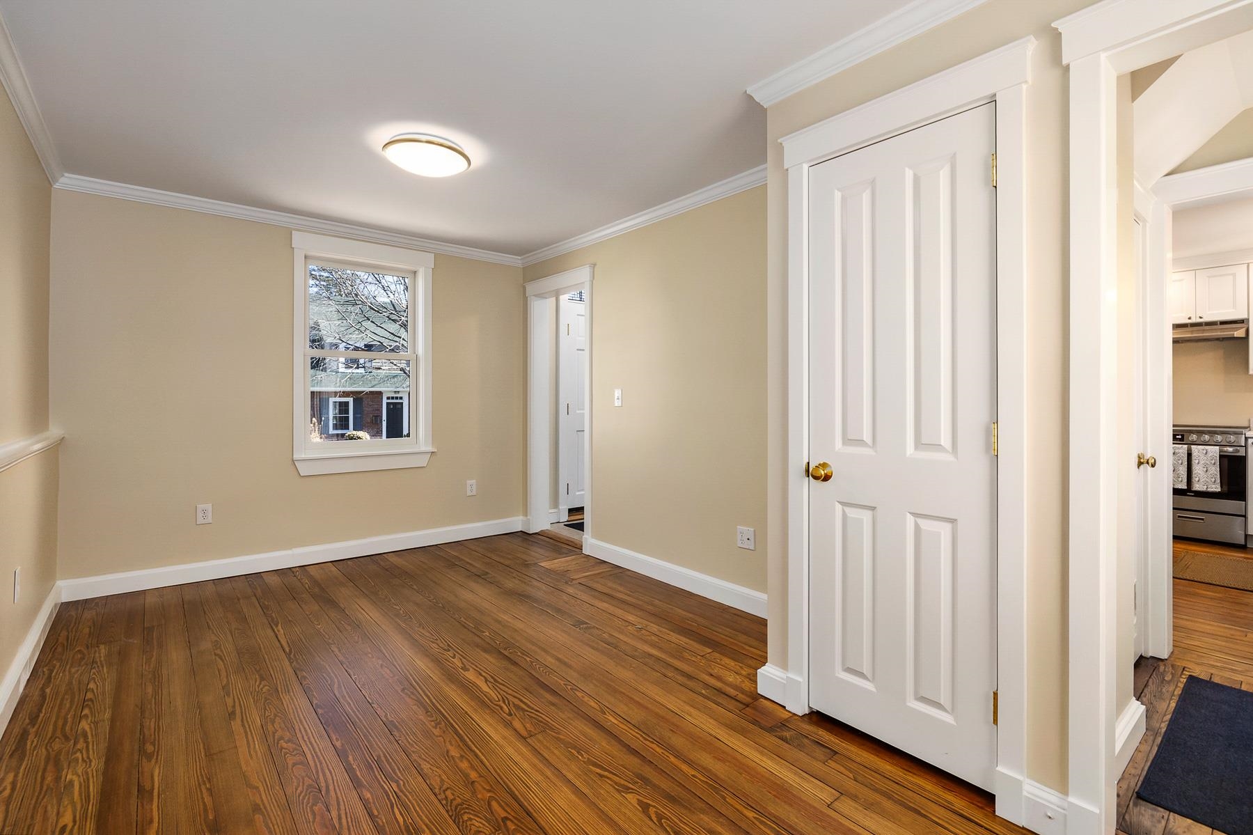 127 Crescent Way