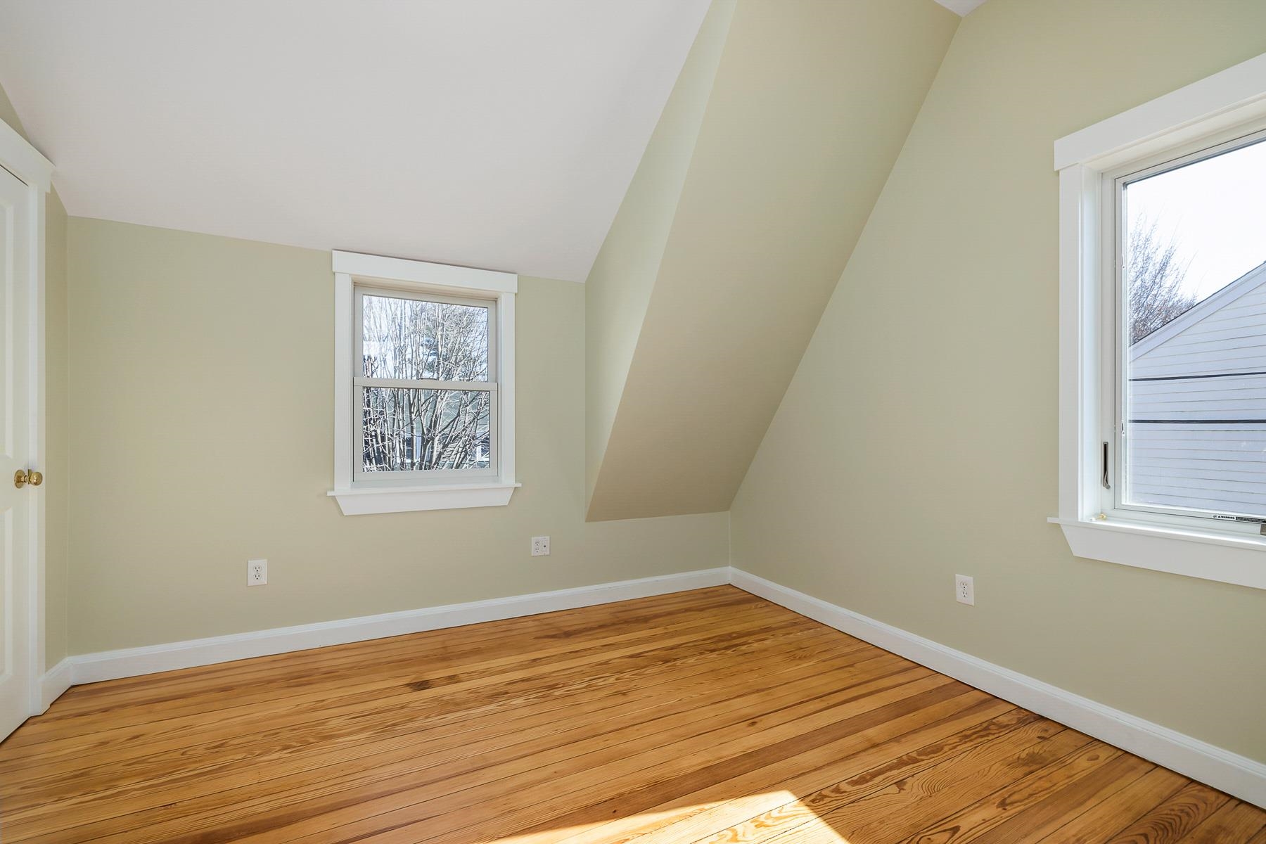127 Crescent Way