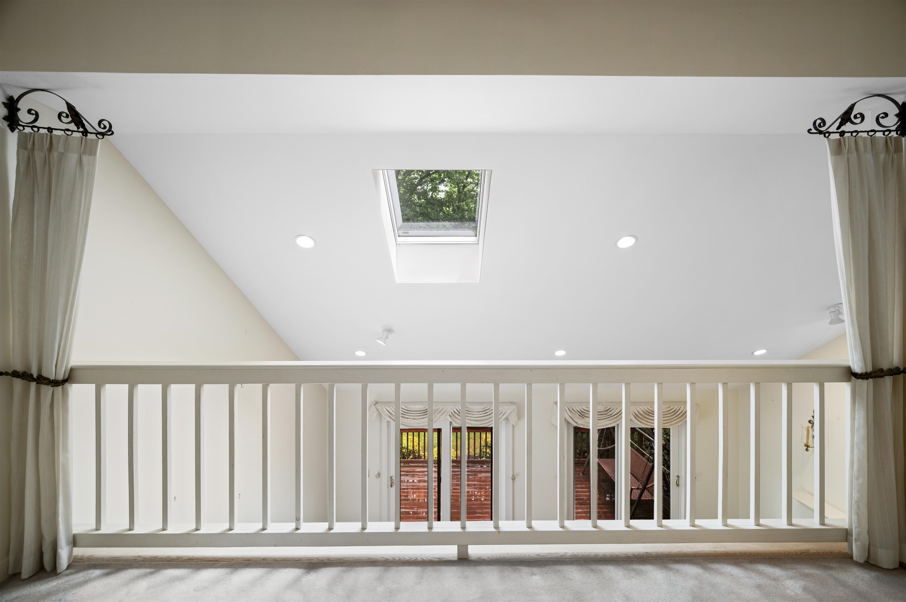 60 Peninsula Drive