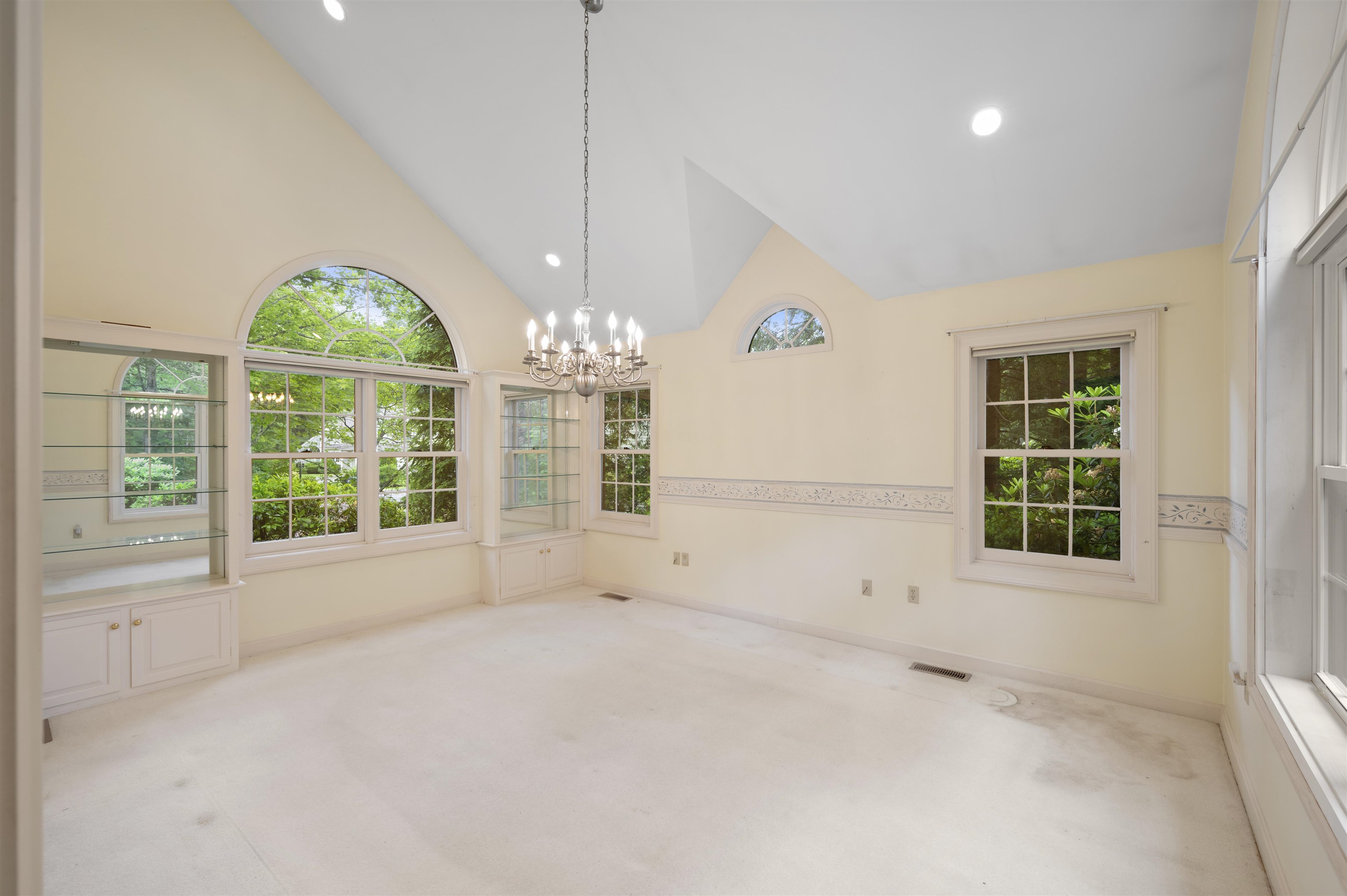 60 Peninsula Drive
