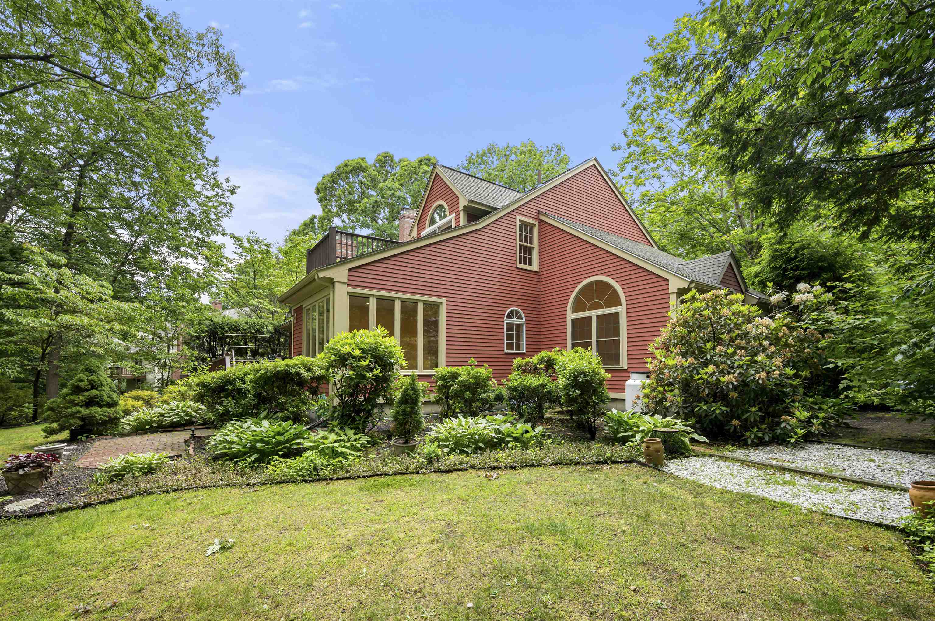 60 Peninsula Drive