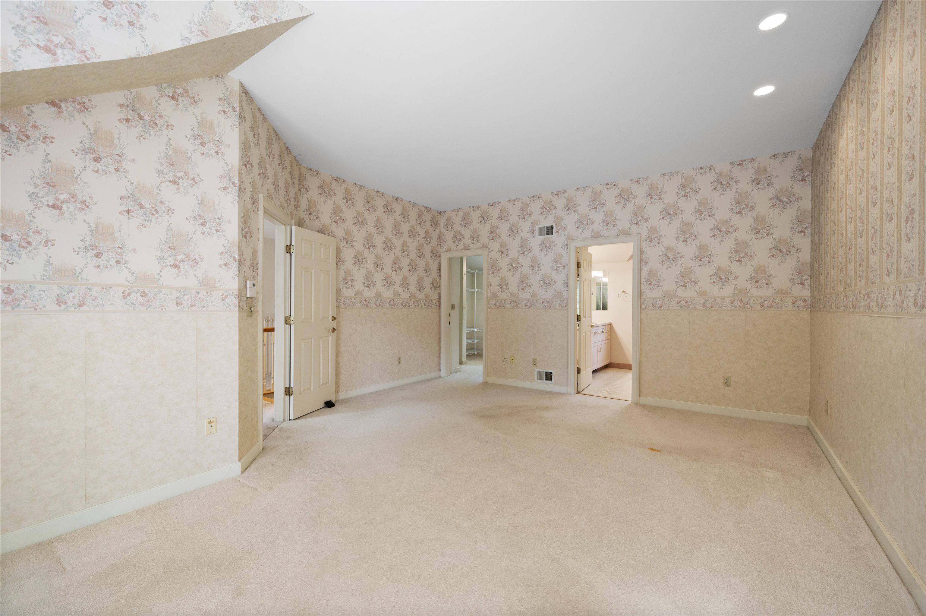 60 Peninsula Drive