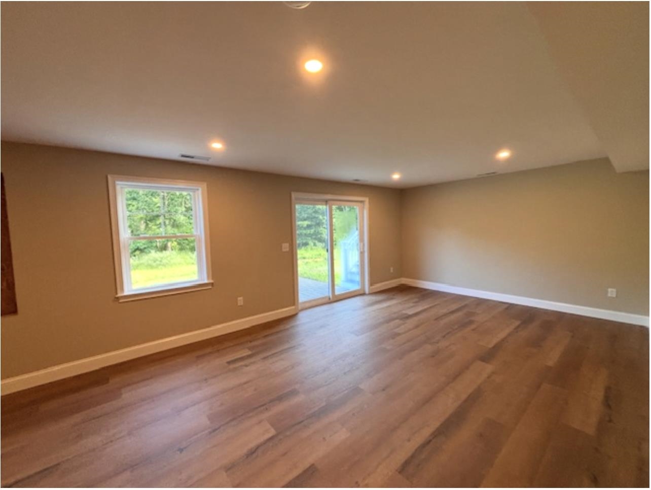22 Edgewater Drive