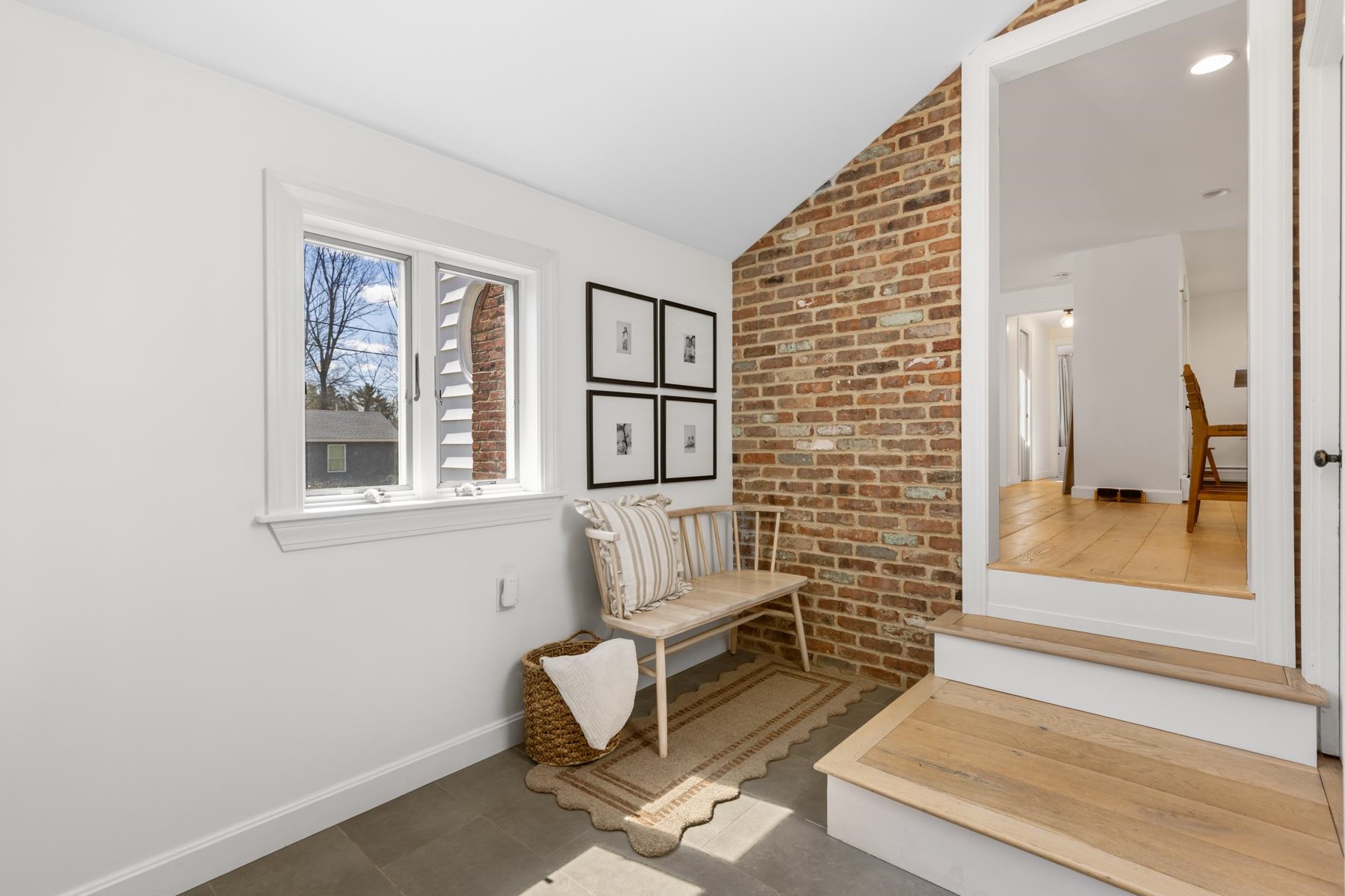 8 Warner Lane