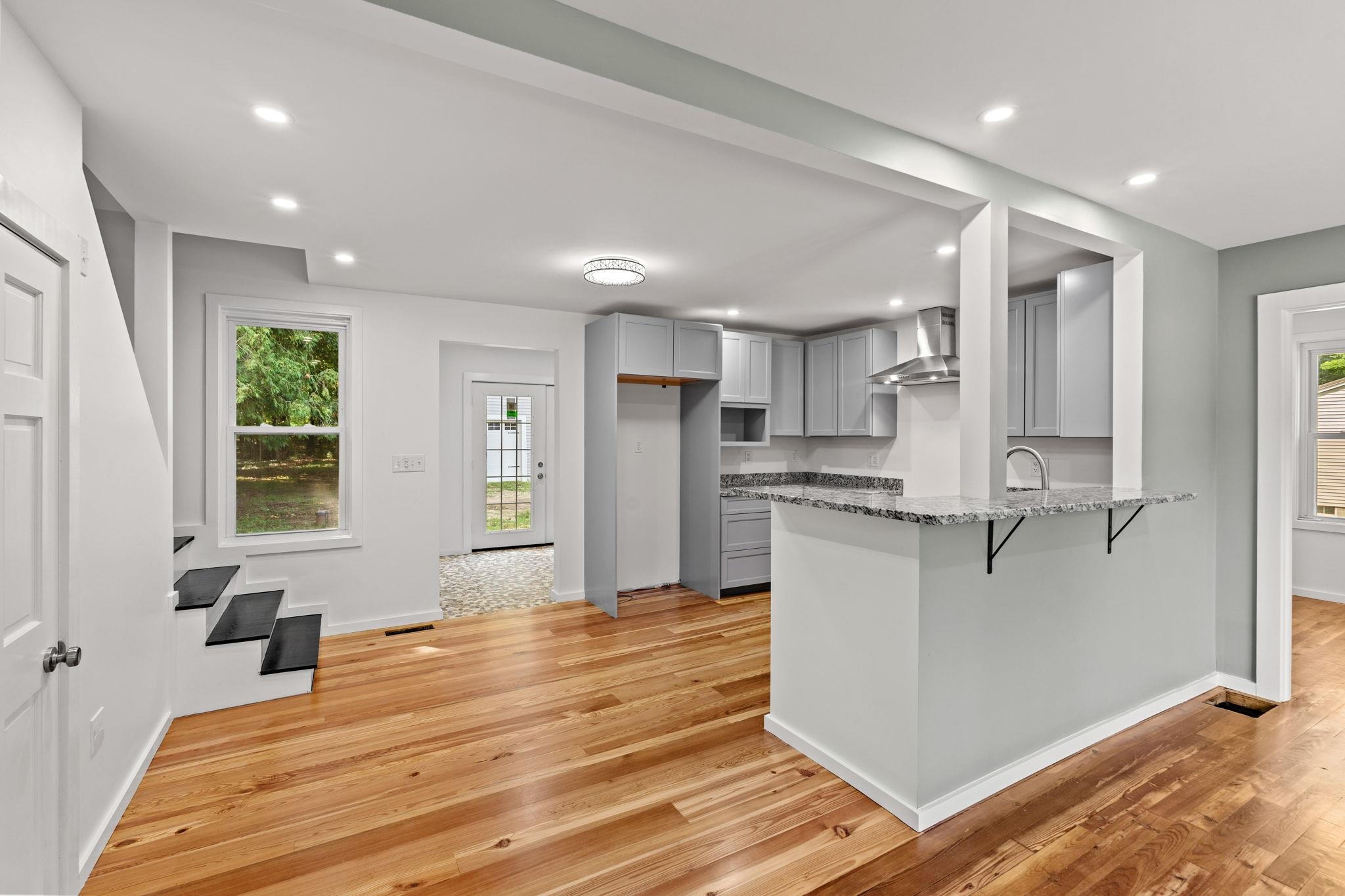 14 River Road