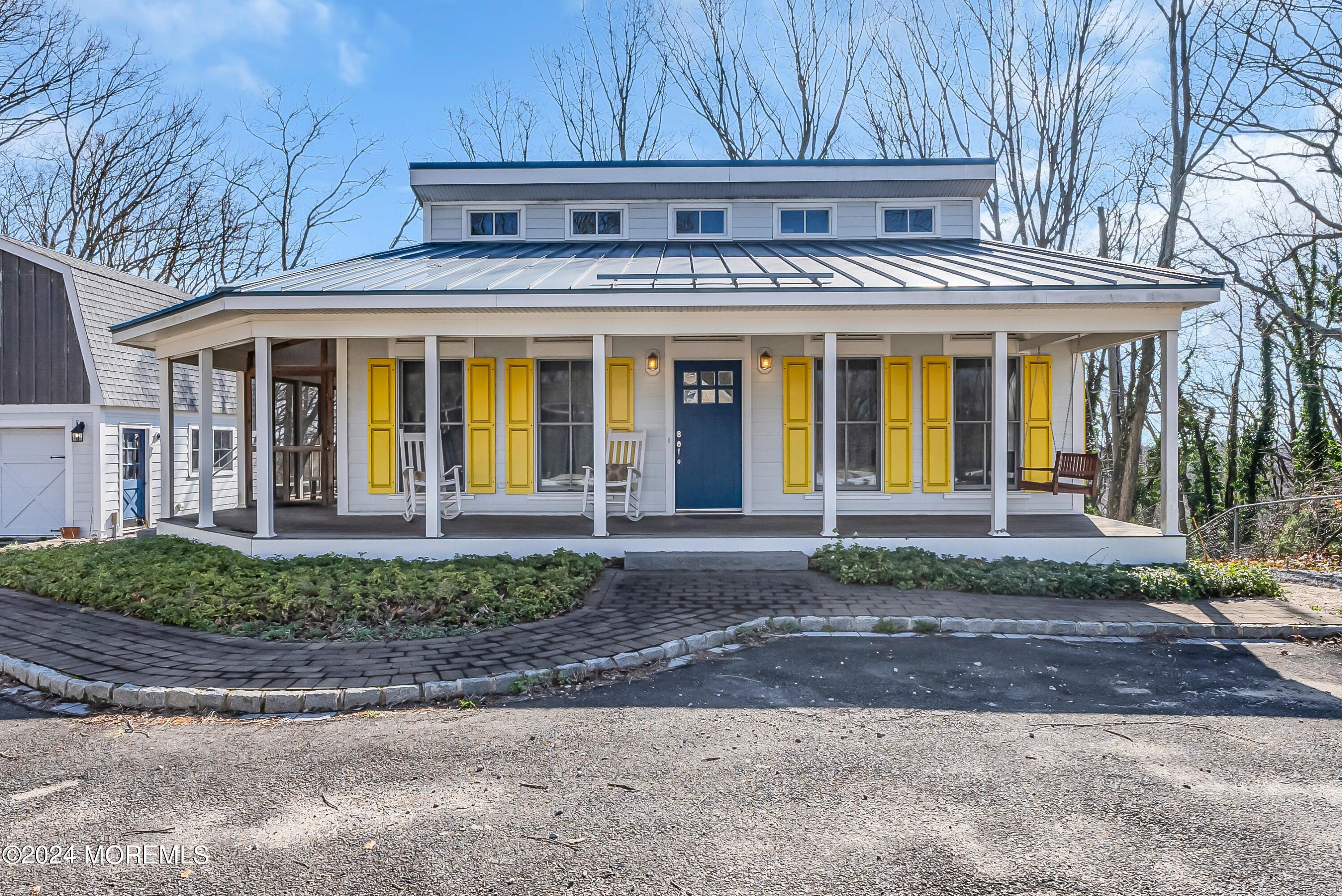 1 Laurel Path