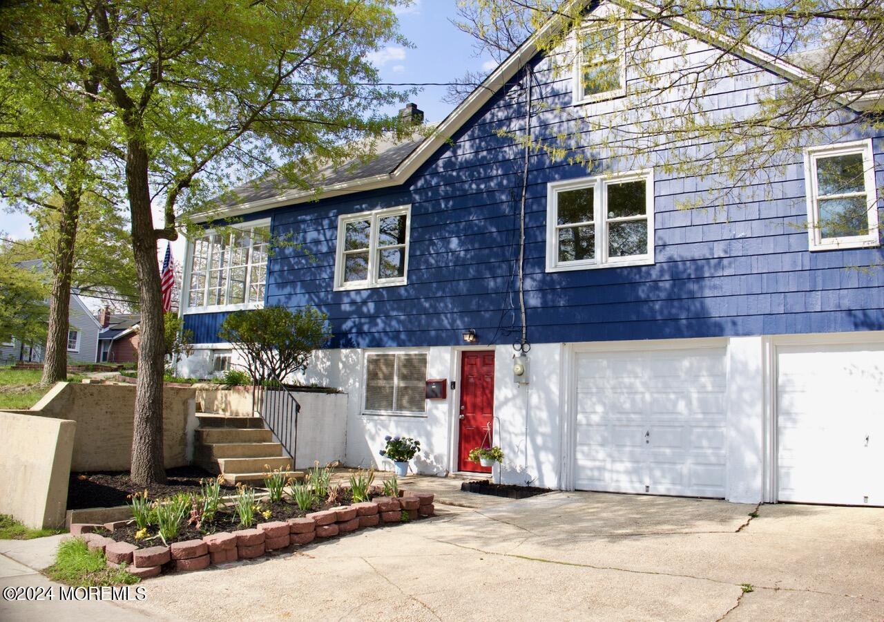 112 Highland Boulevard