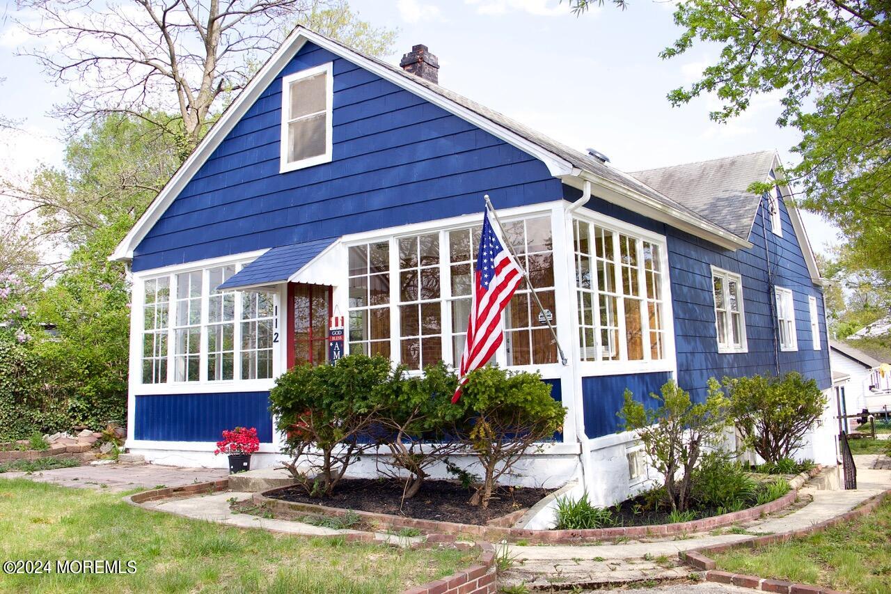 112 Highland Boulevard