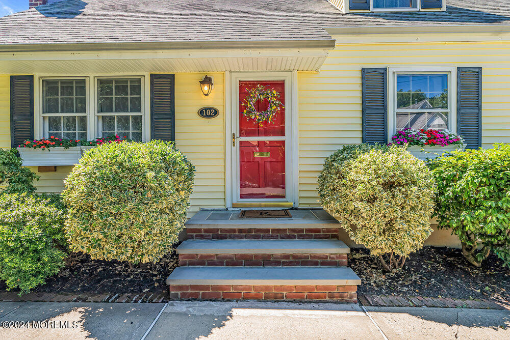 102 White Street