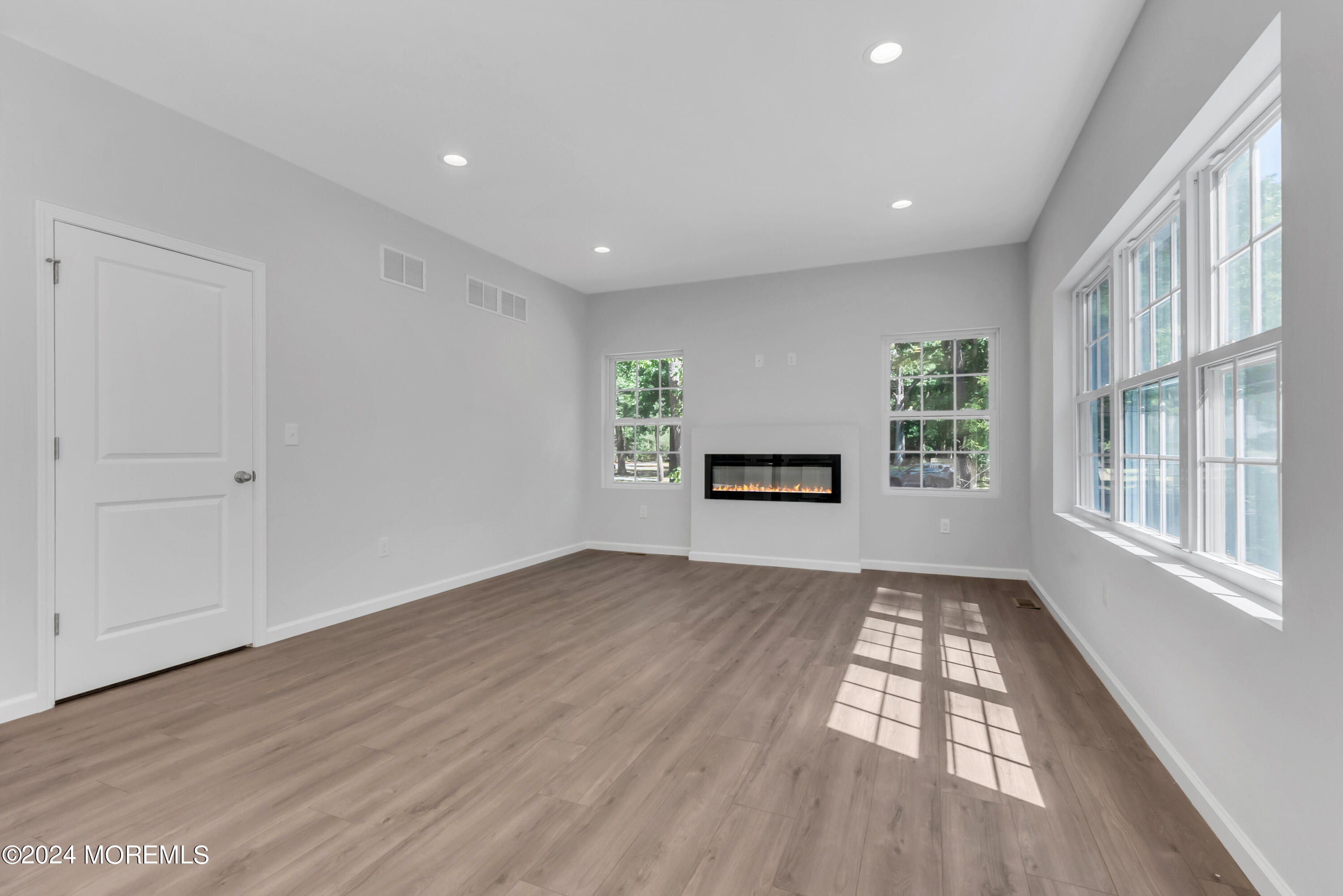 699 Willys Lane