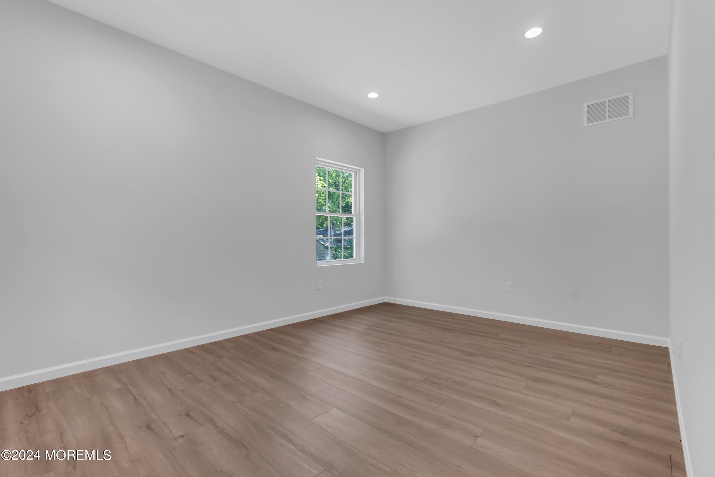 699 Willys Lane