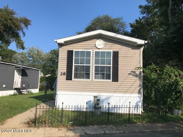 28 Locust Grove