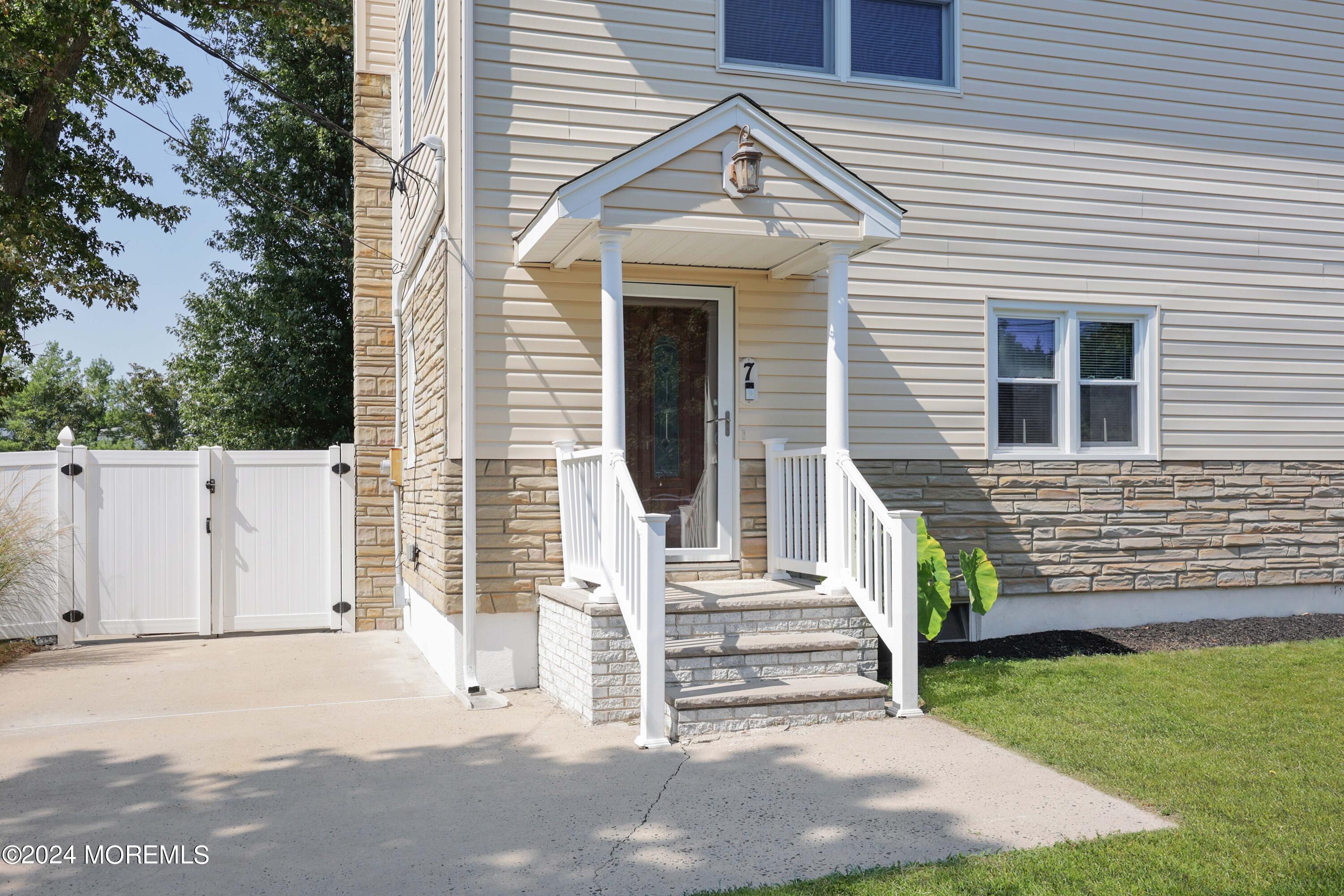 7 Center Street