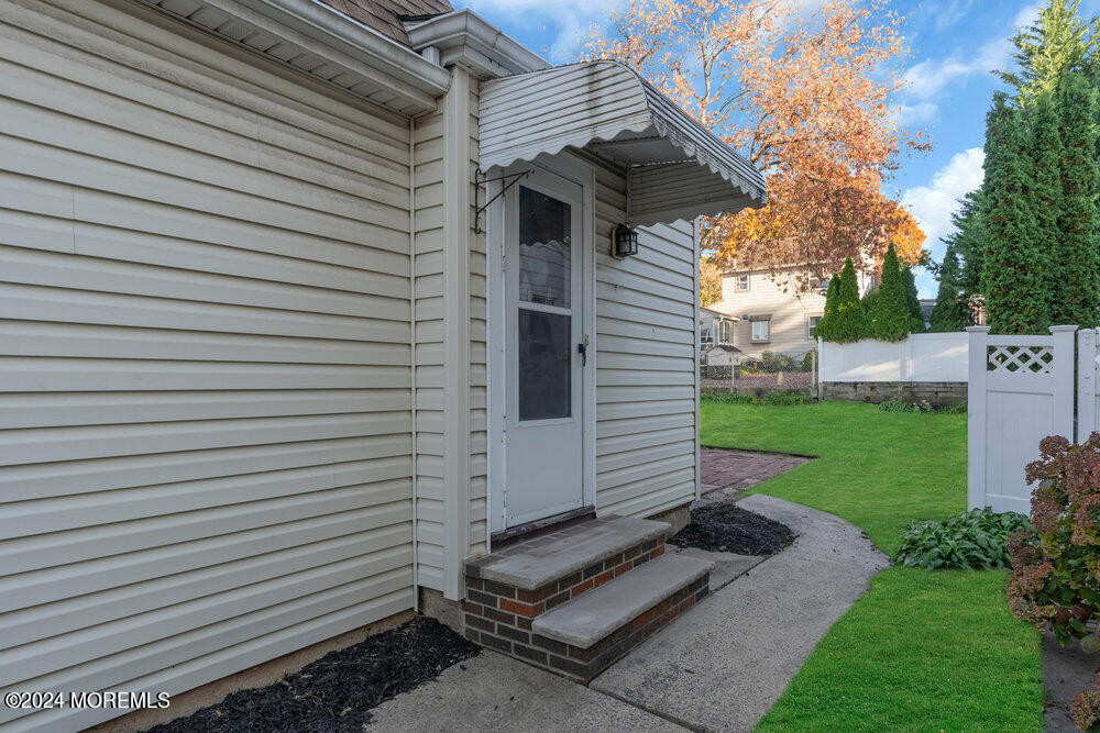 31 Urma Avenue