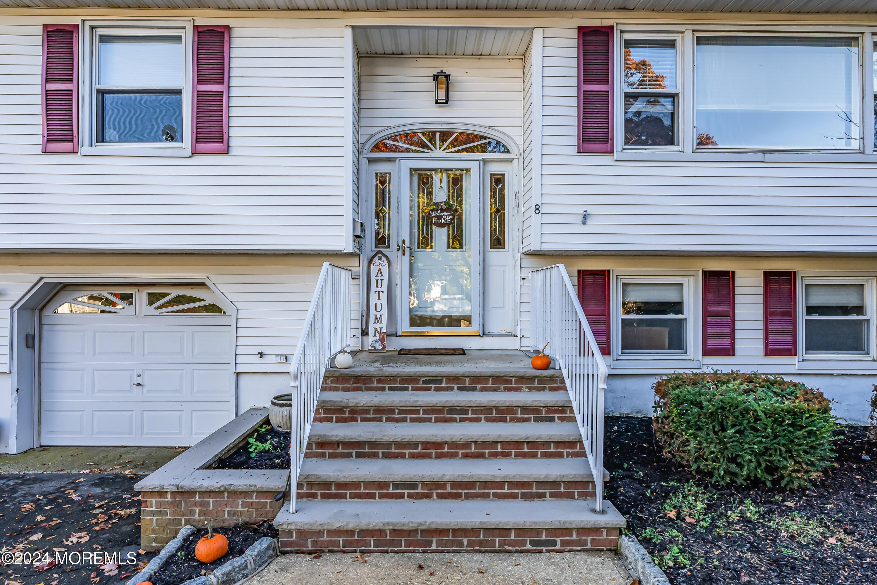 8 Walnut Place