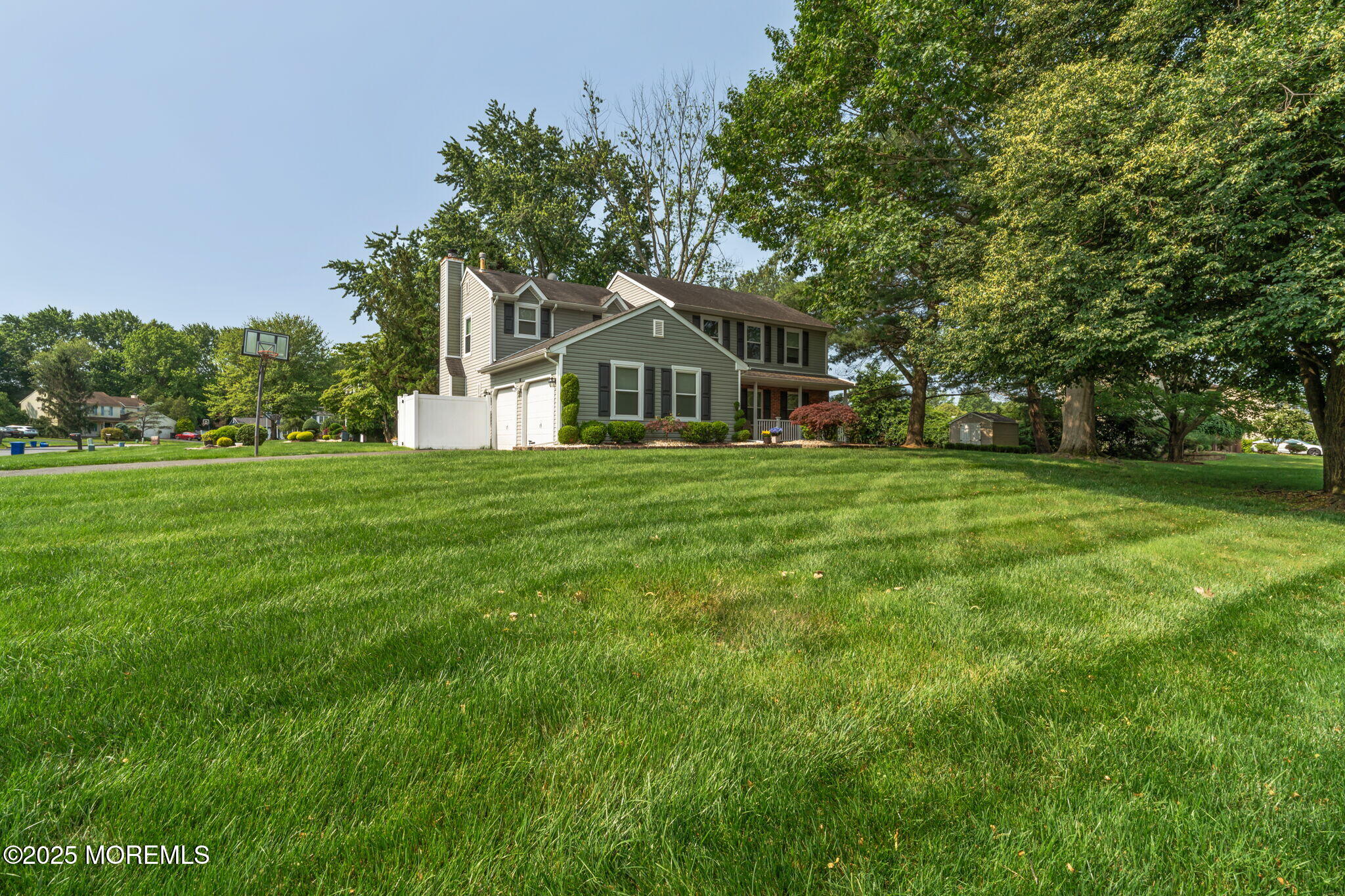 14 Lincolnshire Drive