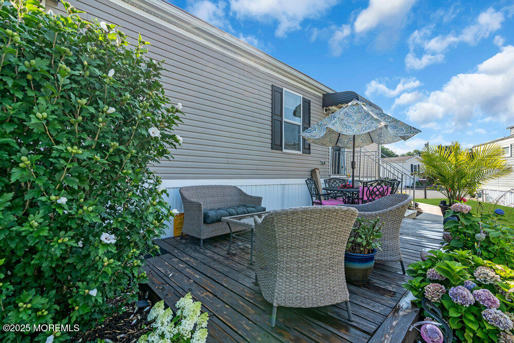 61 Locust Grove