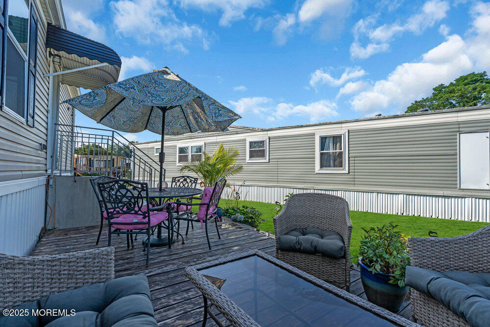 61 Locust Grove