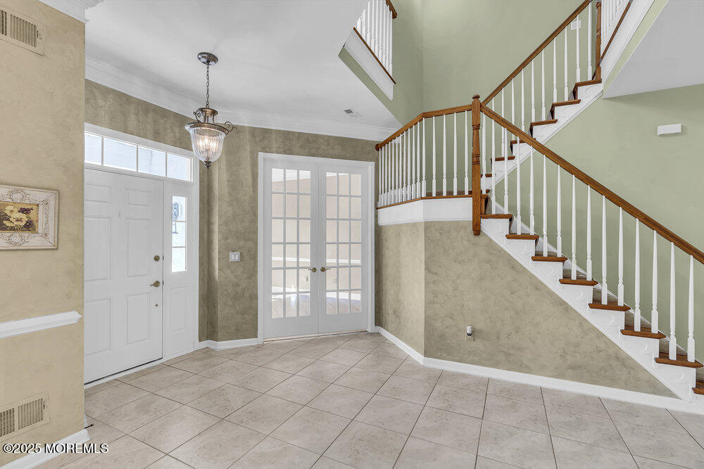 25 Carleton Drive