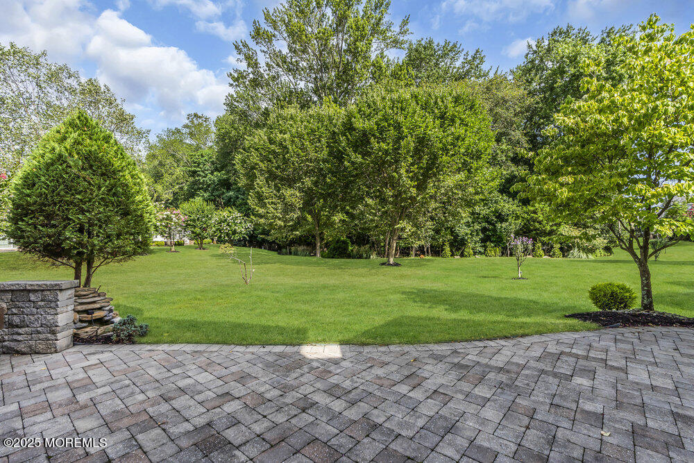 25 Carleton Drive