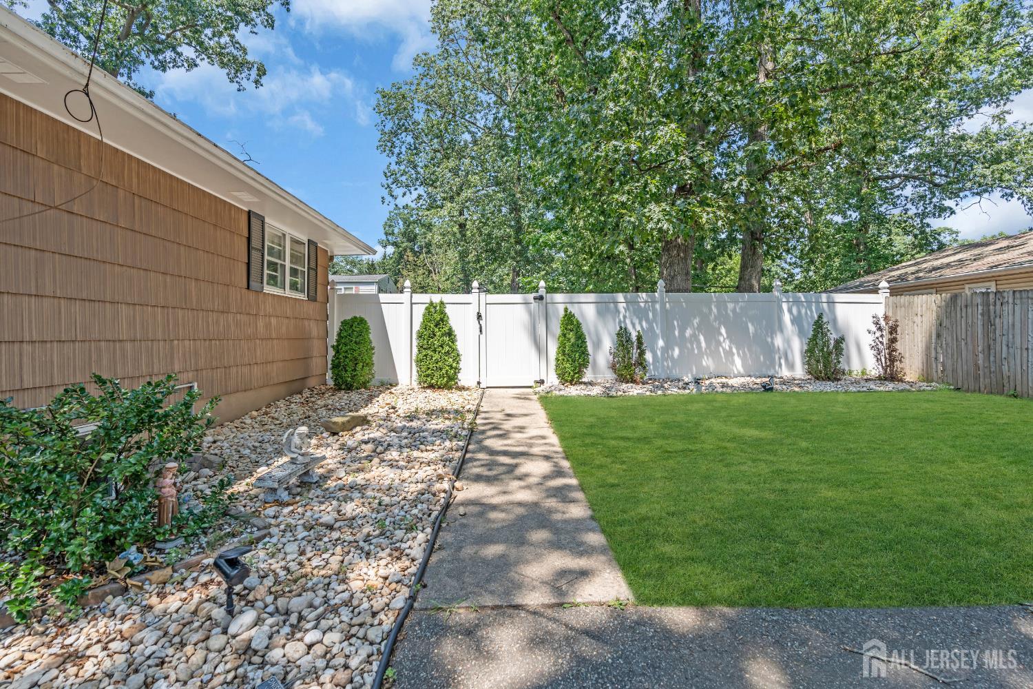 35 Ashmall Avenue