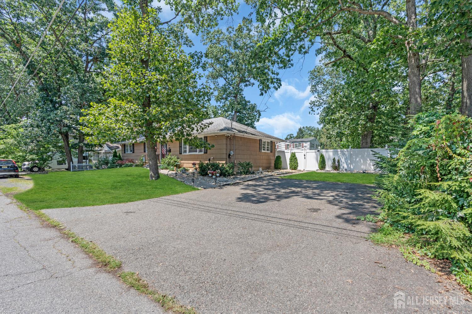 35 Ashmall Avenue