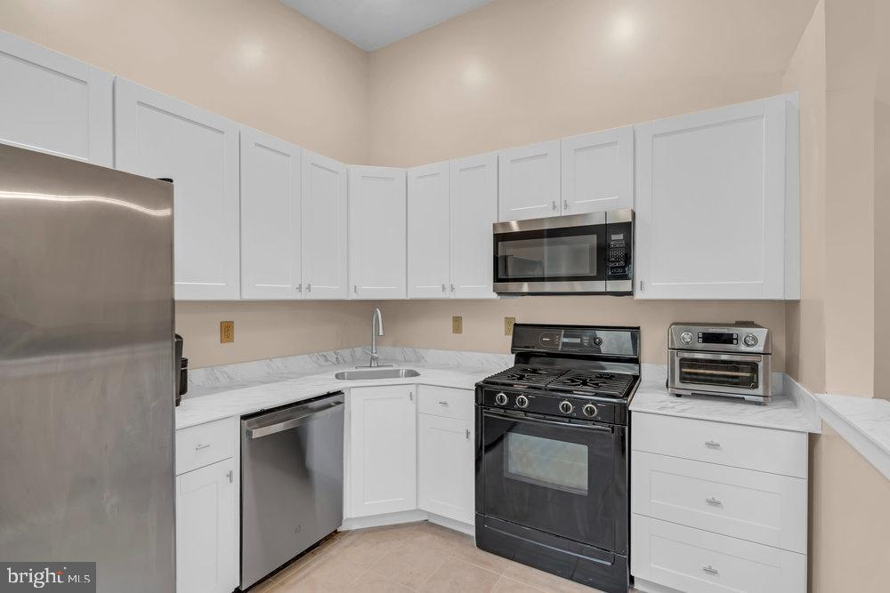 66 IROQUOIS DRIVE 24