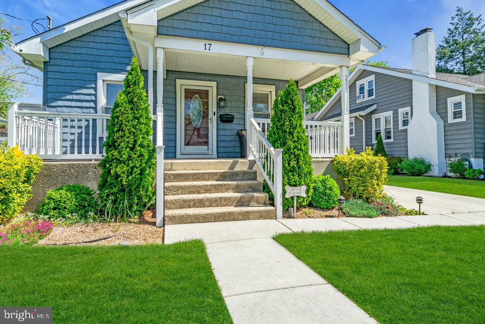 17 LINDIS FARNE AVENUE