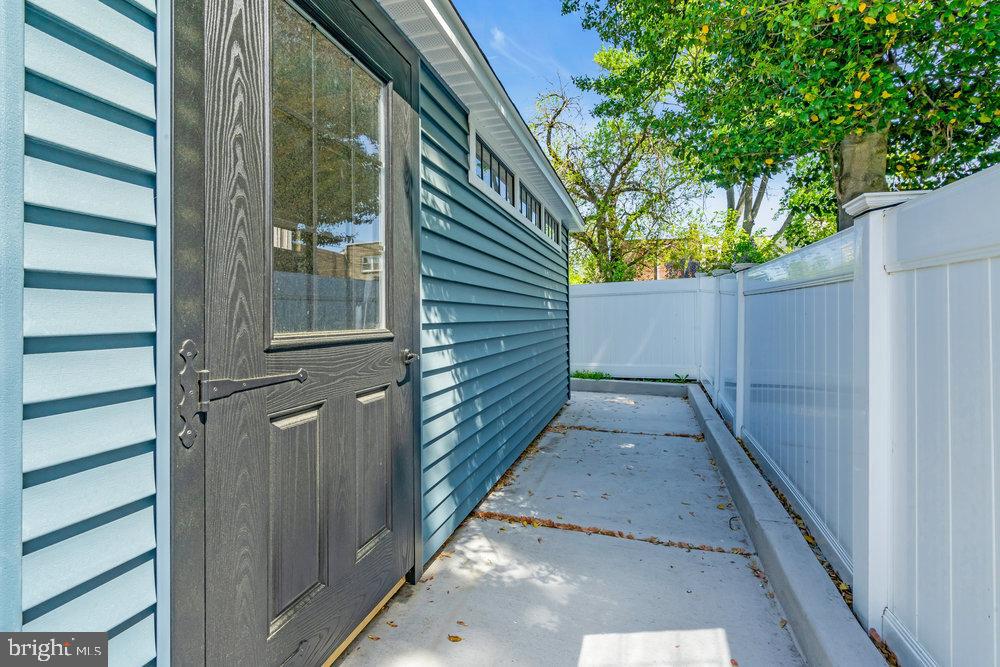 17 LINDIS FARNE AVENUE