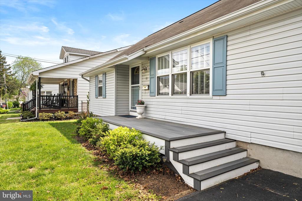 61 VINCENT AVENUE