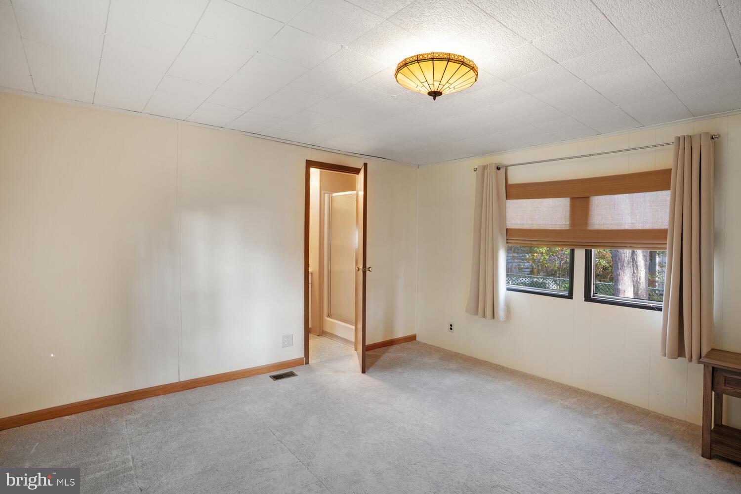 34 HOLLY RD