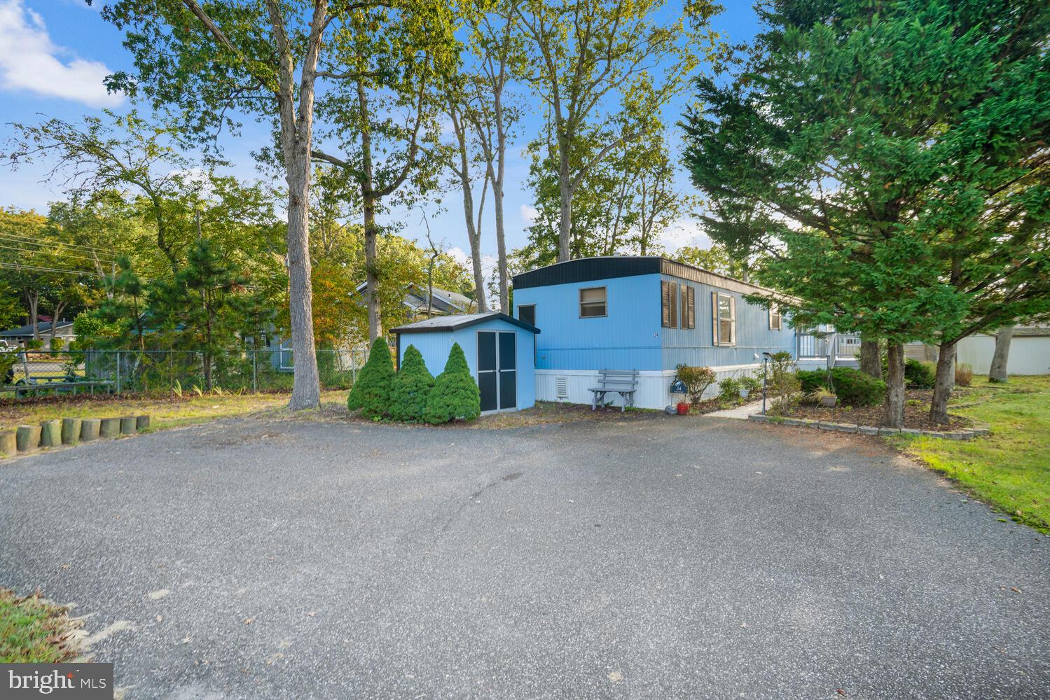 34 HOLLY RD