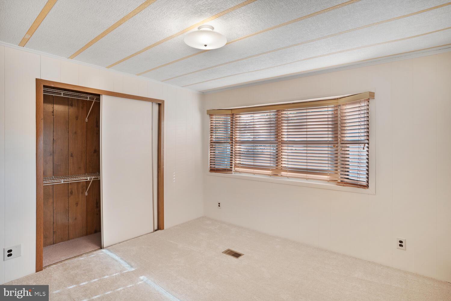 34 HOLLY RD