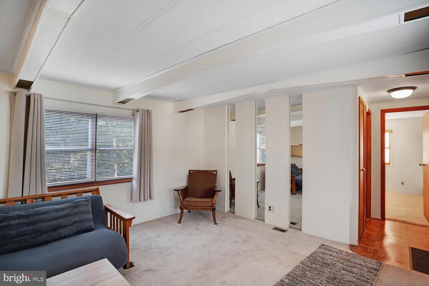 34 HOLLY RD
