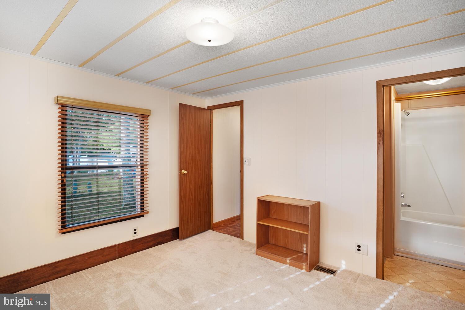 34 HOLLY RD