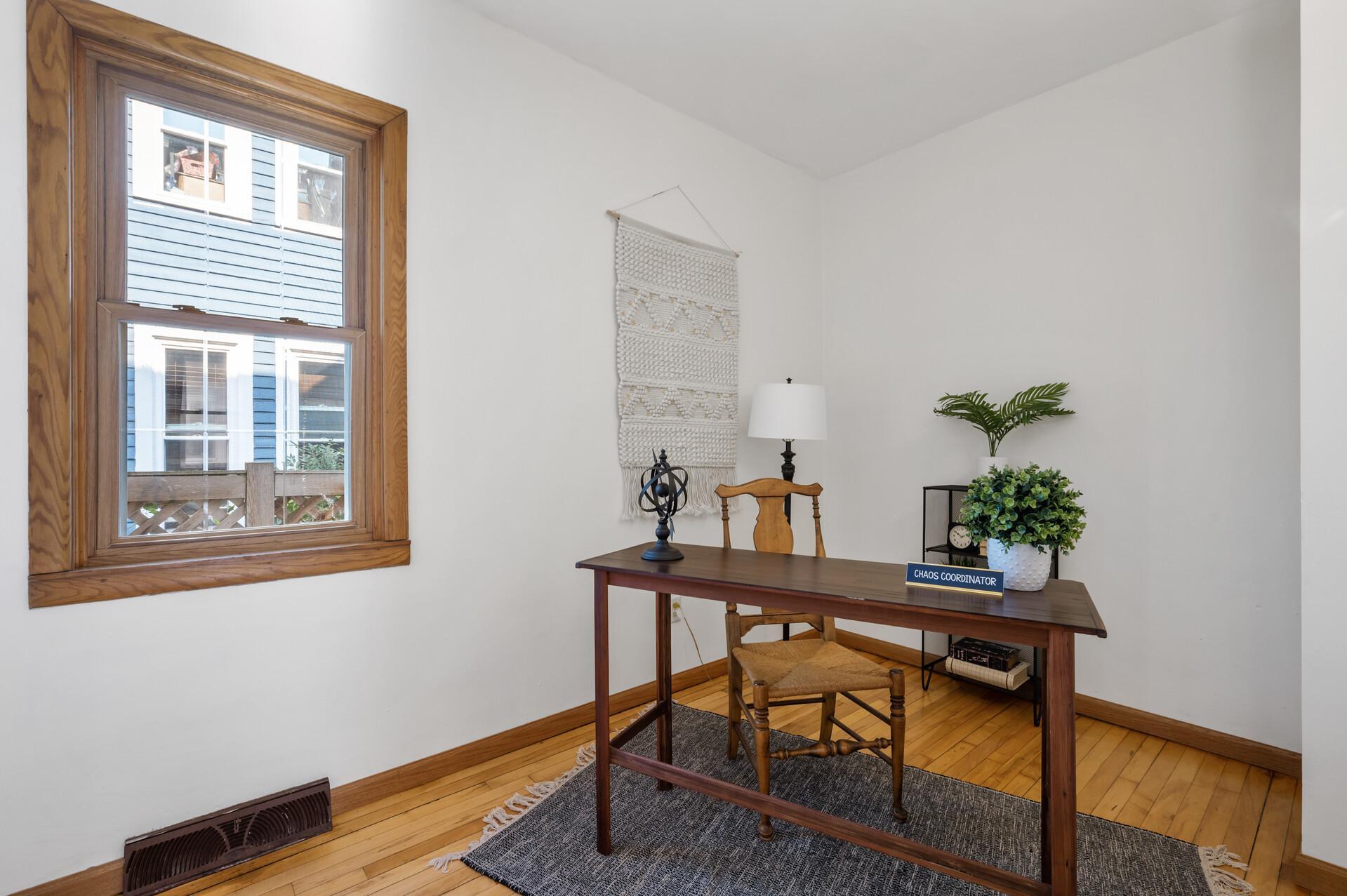89 Congress Street W