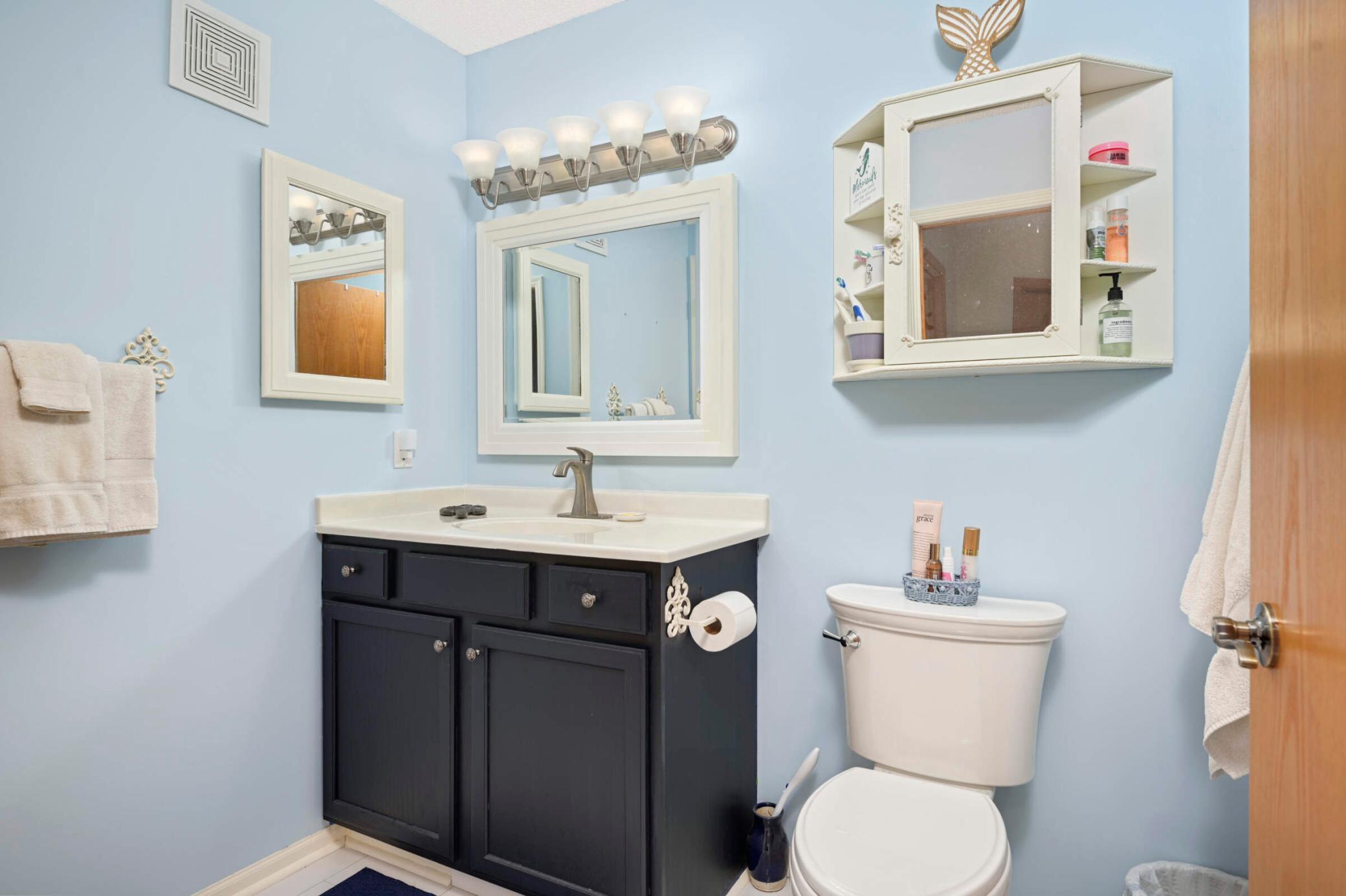 6872 Blackhawk Trail