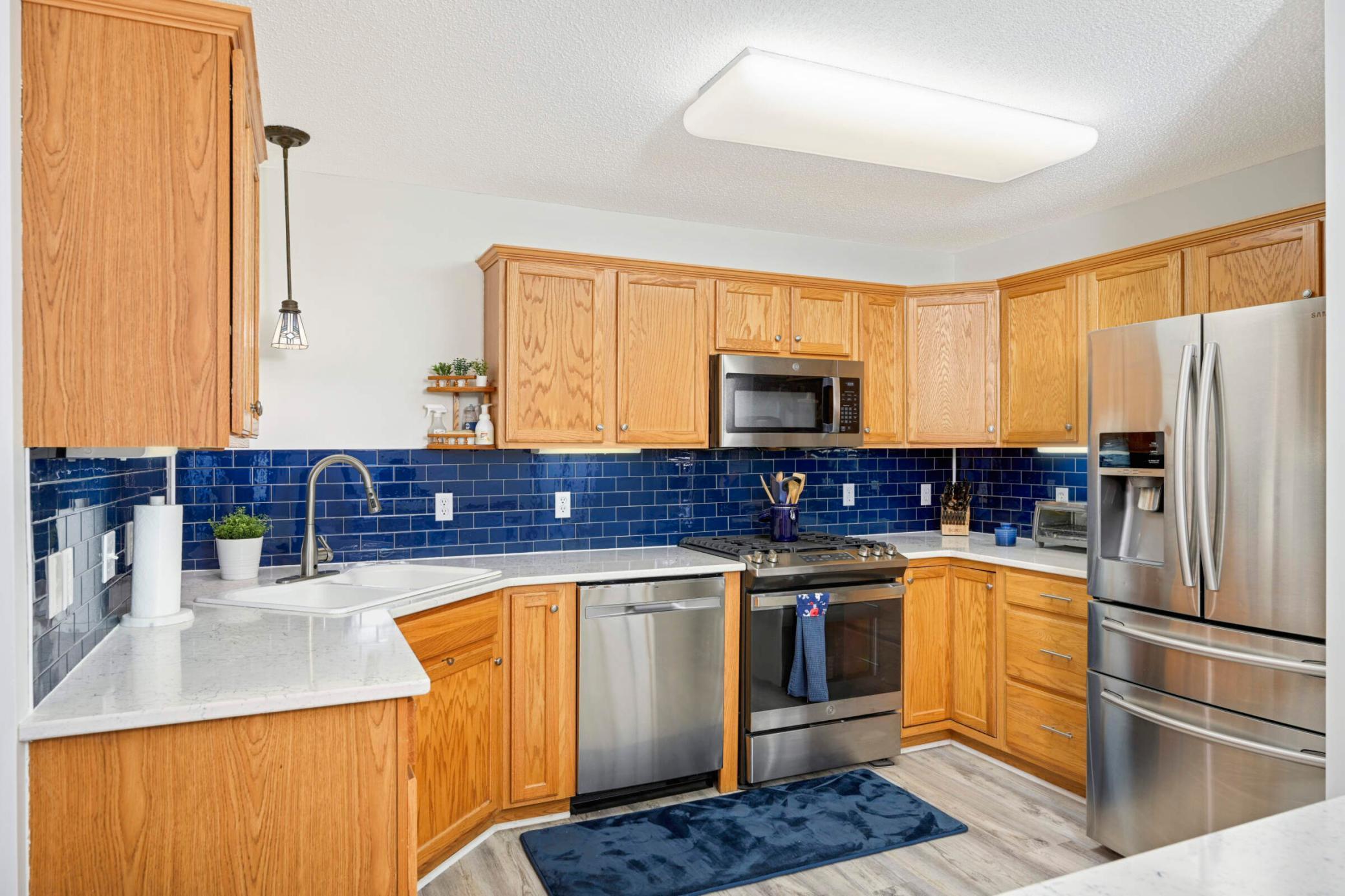 6872 Blackhawk Trail