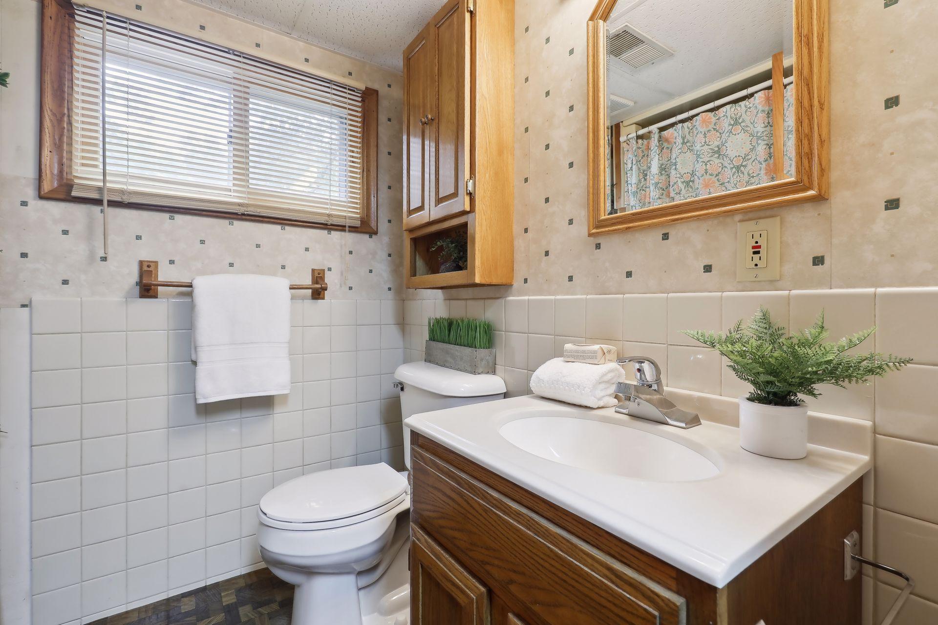 1526 Lone Oak Road