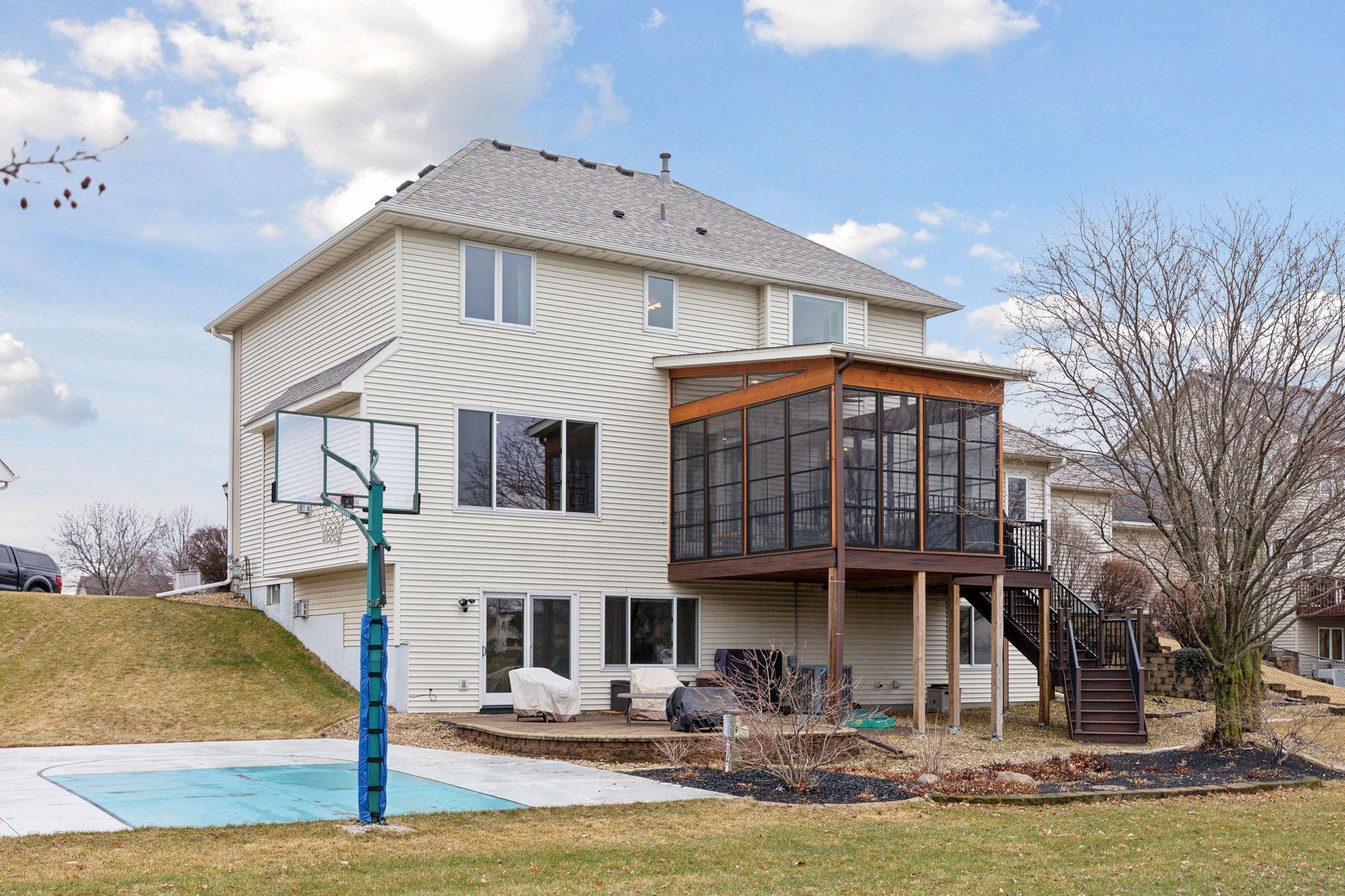9658 Hillside Trail S