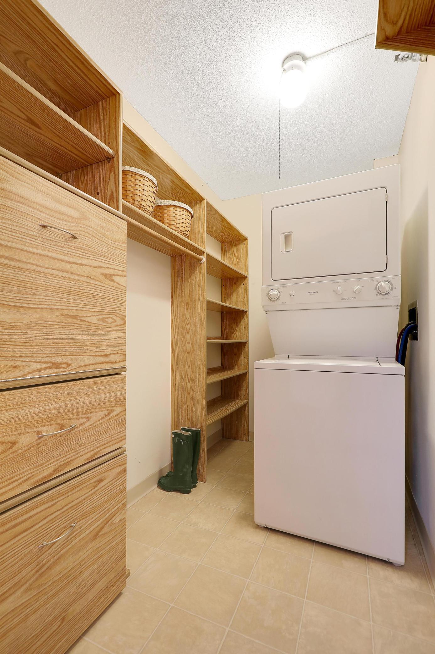 291 7th Street W Unit: 1608