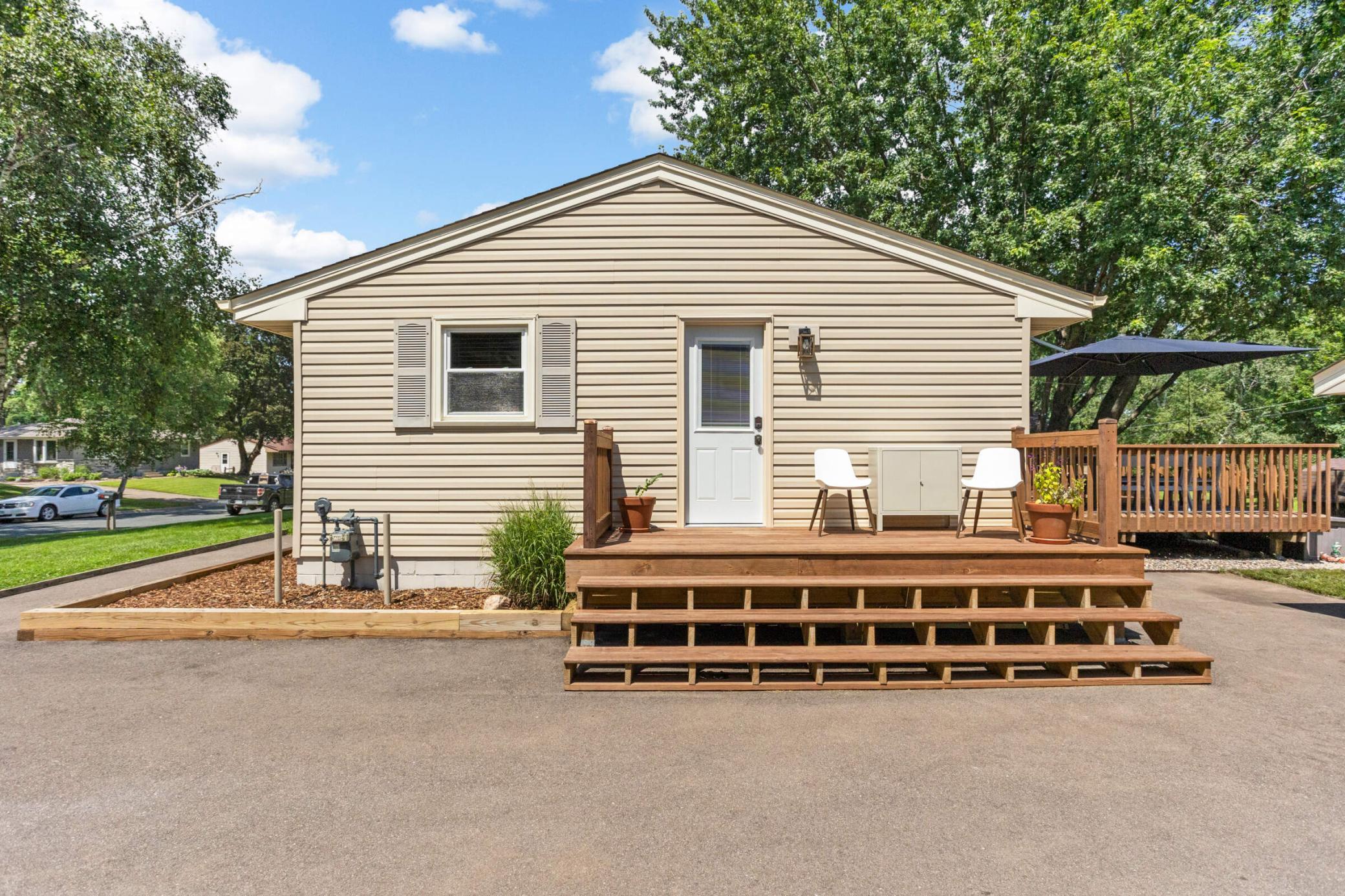 697 Hattie Lane