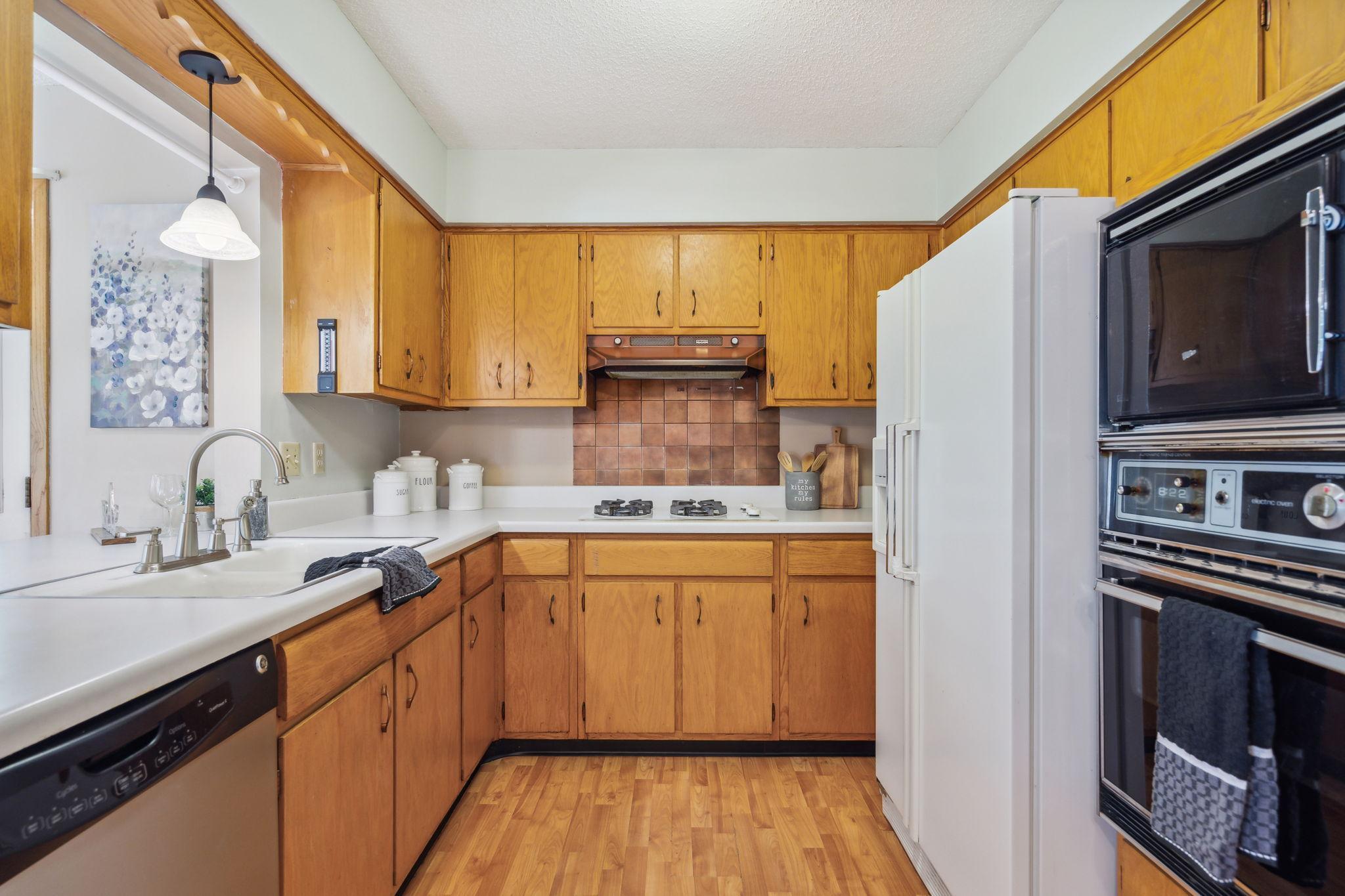 916 14th Street W